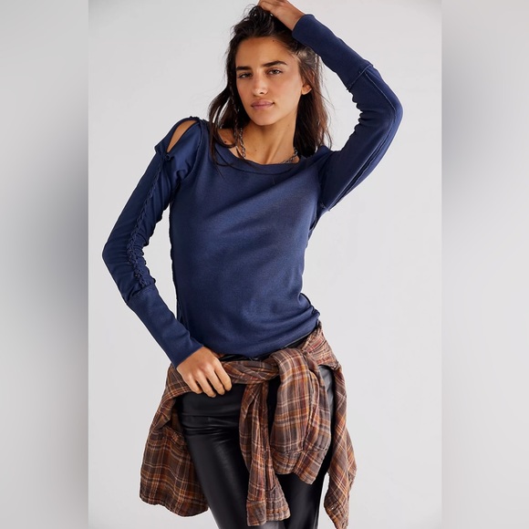 Free People Tops - 🌻🆕FREE PEOPLE DAISY CHAIN CUFF-SIZE SMALL-NAVY BLUE COLOR